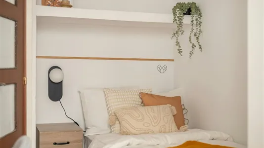 Rooms in Barcelona Ciutat Vella - photo 5
