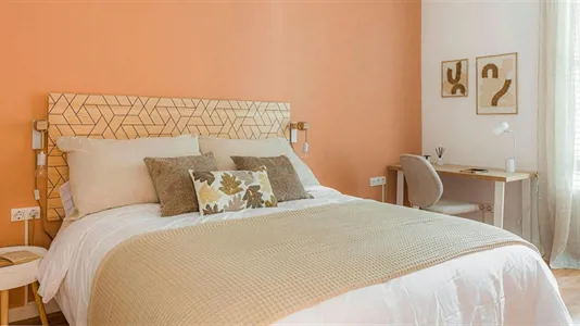 Rooms in Barcelona Eixample - photo 2