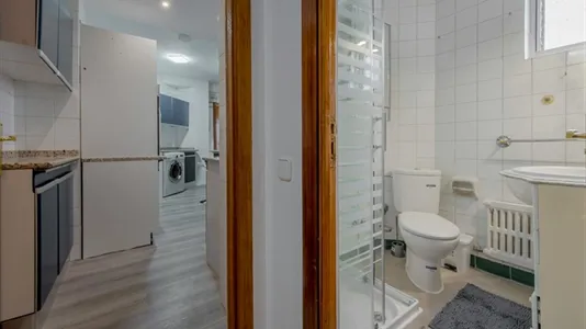 Rooms in Madrid Retiro - photo 10