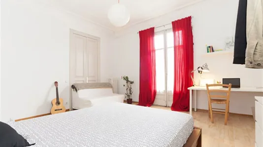 Rooms in Barcelona Eixample - photo 5