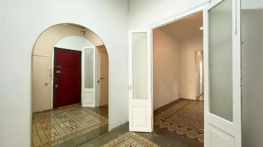 Rooms in Barcelona Ciutat Vella - photo 8