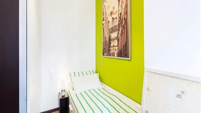 Room for rent in Milano Zona 6 - Barona, Lorenteggio, Milan