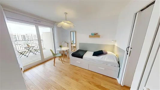 Rooms in Saint-Denis - photo 3