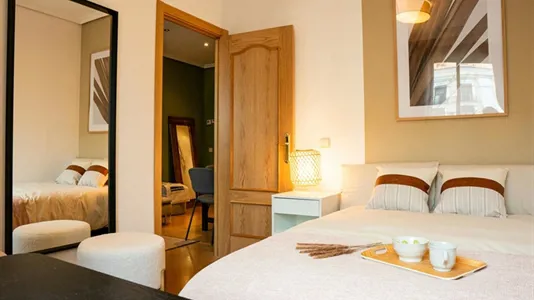 Rooms in Madrid Centro - photo 1