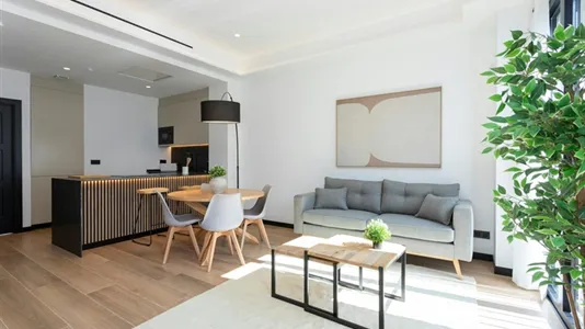 Apartments in Barcelona Eixample - photo 2