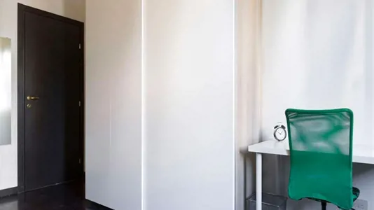 Rooms in Milano Zona 2 - Stazione Centrale, Gorla, Turro, Greco, Crescenzago - photo 2