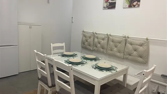 Rooms in Barcelona Ciutat Vella - photo 6