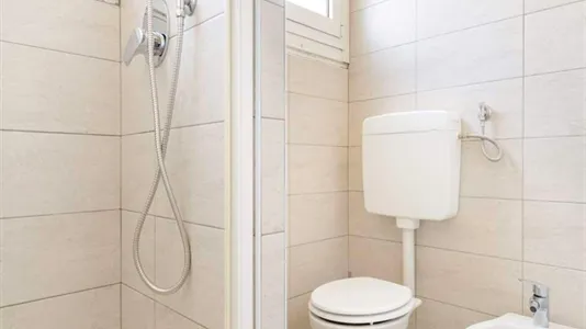 Rooms in Milano Zona 2 - Stazione Centrale, Gorla, Turro, Greco, Crescenzago - photo 10