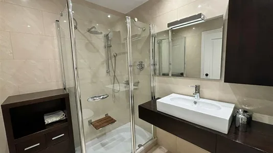 Rooms in Barcelona Eixample - photo 10