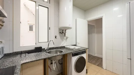 Rooms in Barcelona Ciutat Vella - photo 10