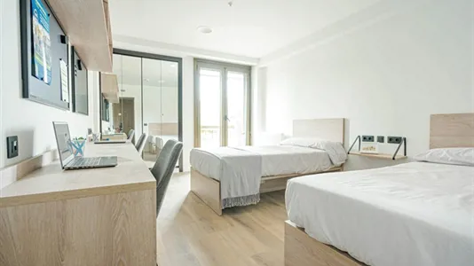 Rooms in Oviedo - photo 1