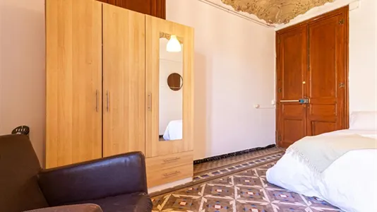 Rooms in Barcelona Eixample - photo 7