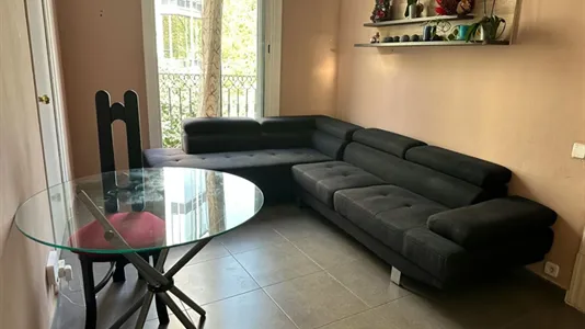 Rooms in Barcelona Ciutat Vella - photo 9