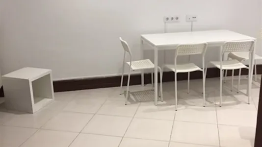 Rooms in Barcelona Ciutat Vella - photo 10