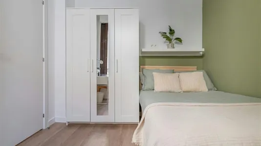 Rooms in Madrid Centro - photo 1