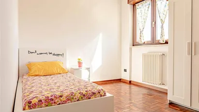 Room for rent in Milano Zona 9 - Porta Garibaldi, Niguarda, Milan