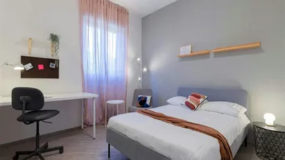 Room for rent in Roma Municipio VII – Appio-Latino/Tuscolano/Cinecittà, Rome