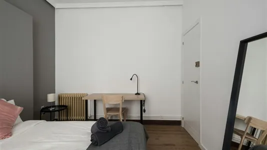 Rooms in Madrid Centro - photo 4