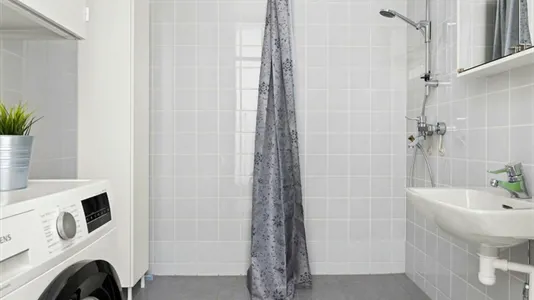 Rooms in Helsinki Läntinen - photo 1