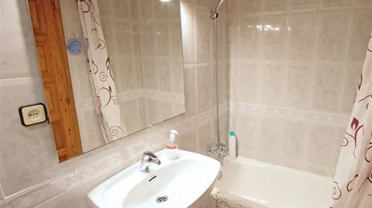 Rooms in Barcelona Ciutat Vella - photo 6