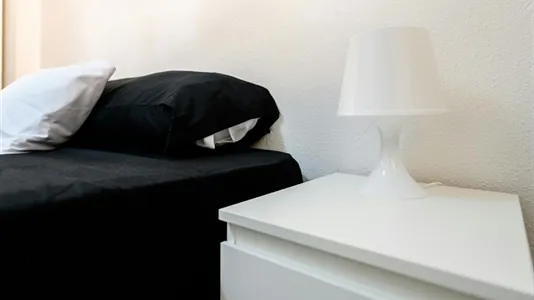 Rooms in Zaragoza - photo 7