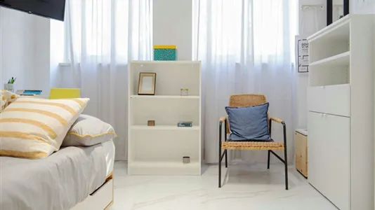 Rooms in Milano Zona 5 - Vigentino, Chiaravalle, Gratosoglio - photo 2