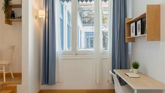 Rooms in Madrid Centro - photo 10