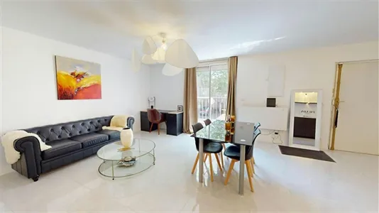 Apartments in Bordeaux - photo 2