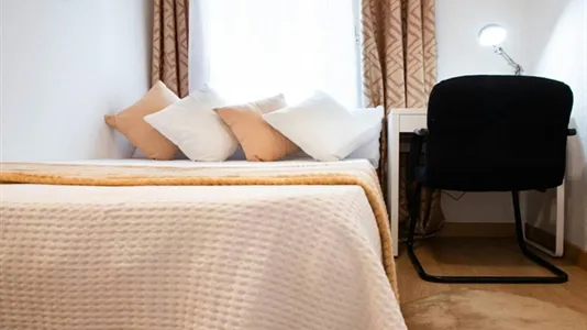 Rooms in Alcalá de Henares - photo 2