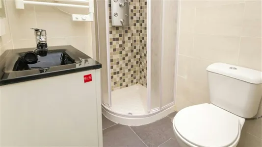 Rooms in Madrid Tetuán - photo 10