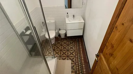 Rooms in Barcelona Ciutat Vella - photo 9