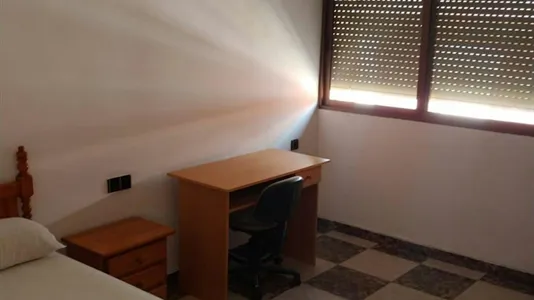 Rooms in Murcia - photo 2