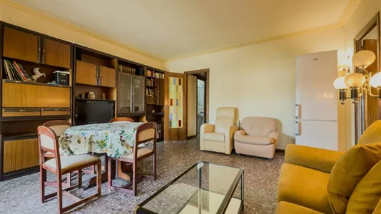 Apartments in Barcelona Eixample - photo 2