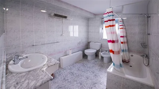 Rooms in el Camí de Vera - photo 9