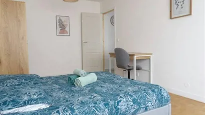 Room for rent in Saint-Julien-en-Genevois, Auvergne-Rhône-Alpes