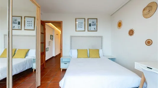 Rooms in San Juan de Aznalfarache - photo 1