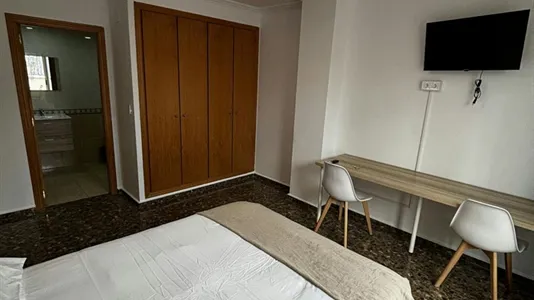 Rooms in Manises - photo 4