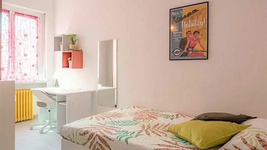 Rooms in Milano Zona 8 - Fiera, Gallaratese, Quarto Oggiaro - photo 1