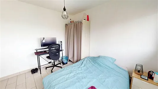 Rooms in Saint-Julien-en-Genevois - photo 2