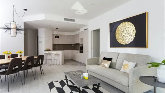 Apartments in Barcelona Eixample - photo 2