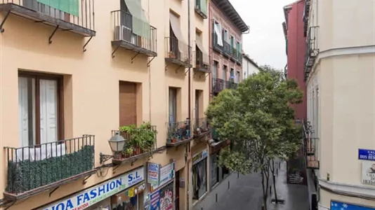 Rooms in Madrid Centro - photo 10