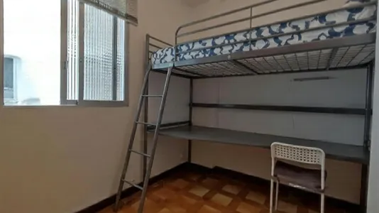 Rooms in Barcelona Sants-Montjuïc - photo 1