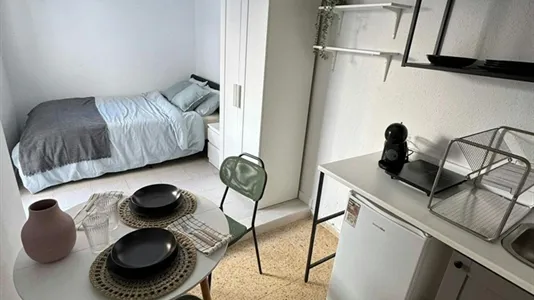 Rooms in Tavernes Blanques - photo 1