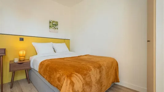 Rooms in Paris 19ème arrondissement - photo 2