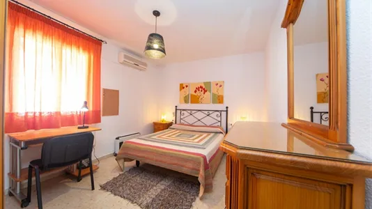 Rooms in Granada - photo 1