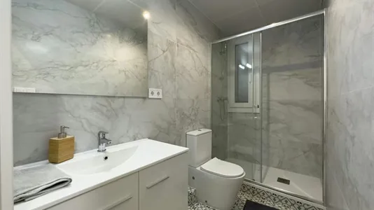 Rooms in Barcelona Eixample - photo 10