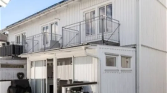 Houses in Örebro - photo 1