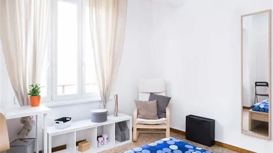 Rooms in Milano Zona 8 - Fiera, Gallaratese, Quarto Oggiaro - photo 2