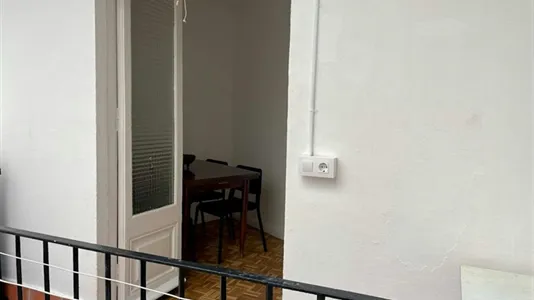 Rooms in Barcelona Ciutat Vella - photo 8