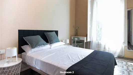 Rooms in Barcelona Eixample - photo 2